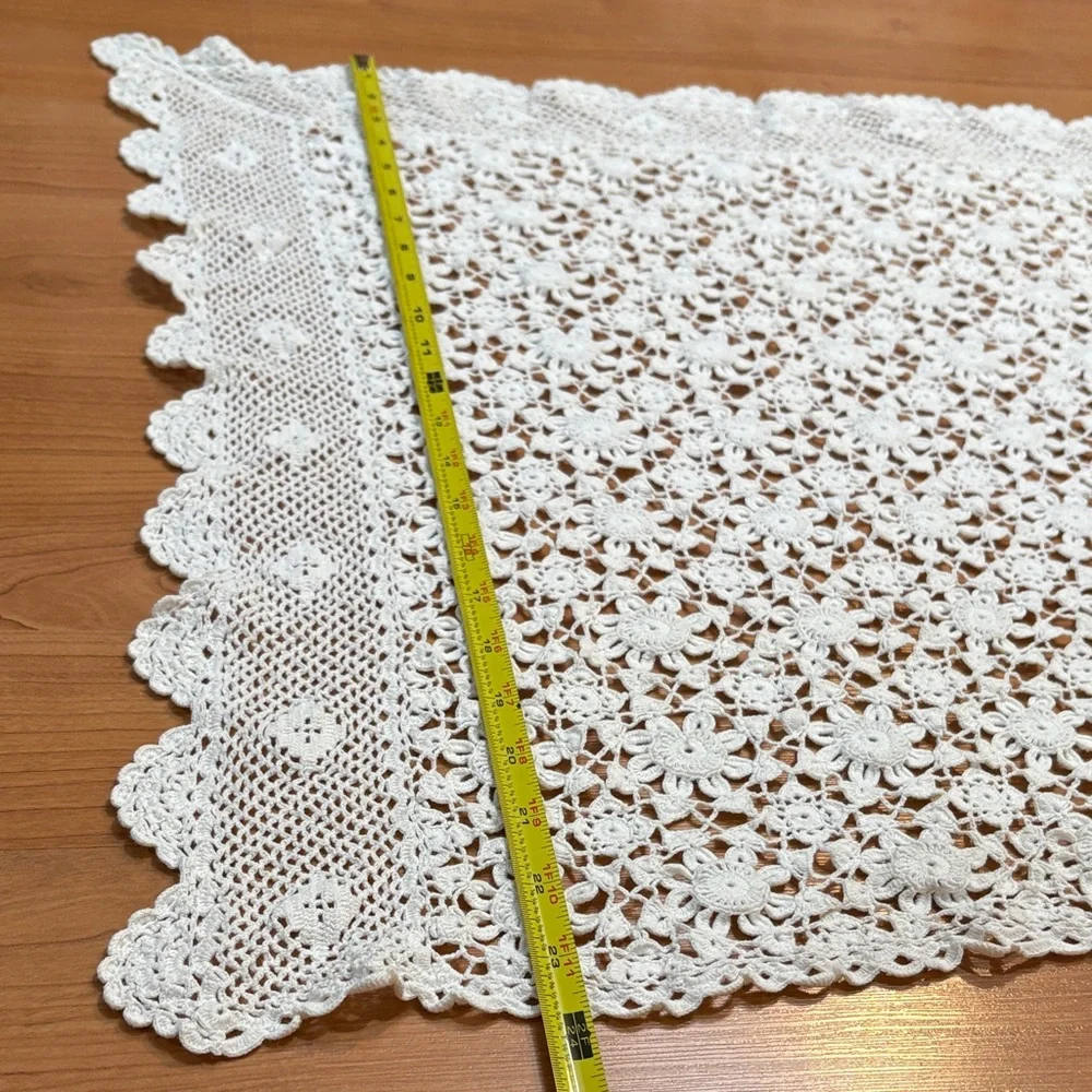 Vintage Elegant White Lace Table Runner